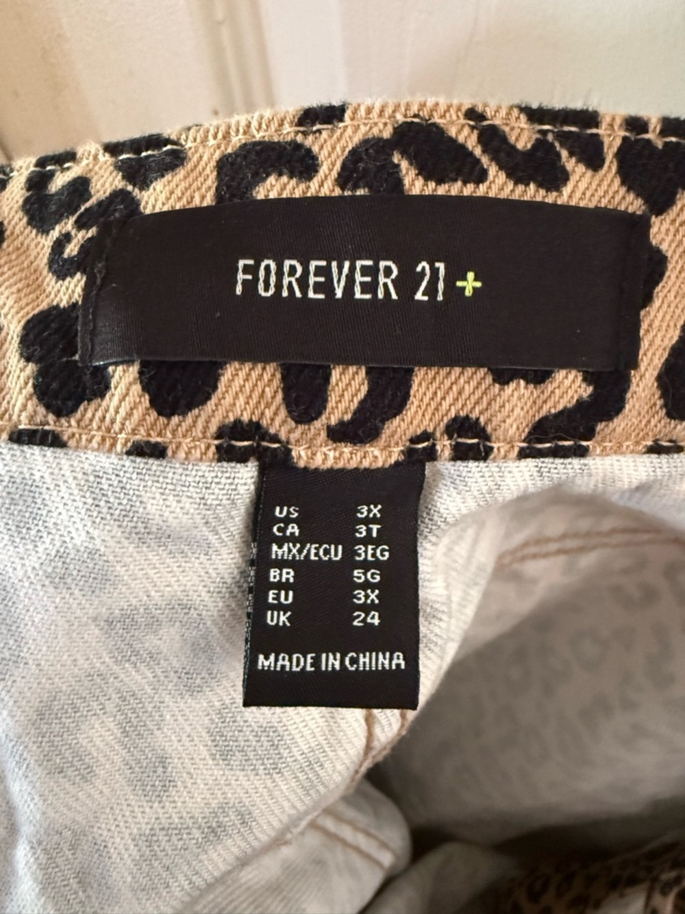 Forever 21 Leopard Print Overall Dress size 3X - Picture 5 of 5